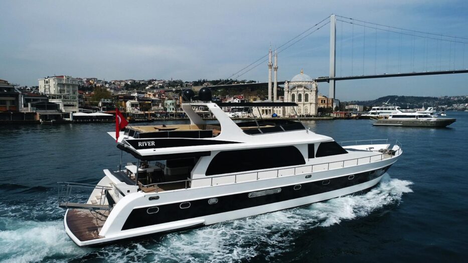 yacht rent in istanbul