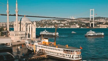 private-vs-public-bosphorus-cruise-istanbul